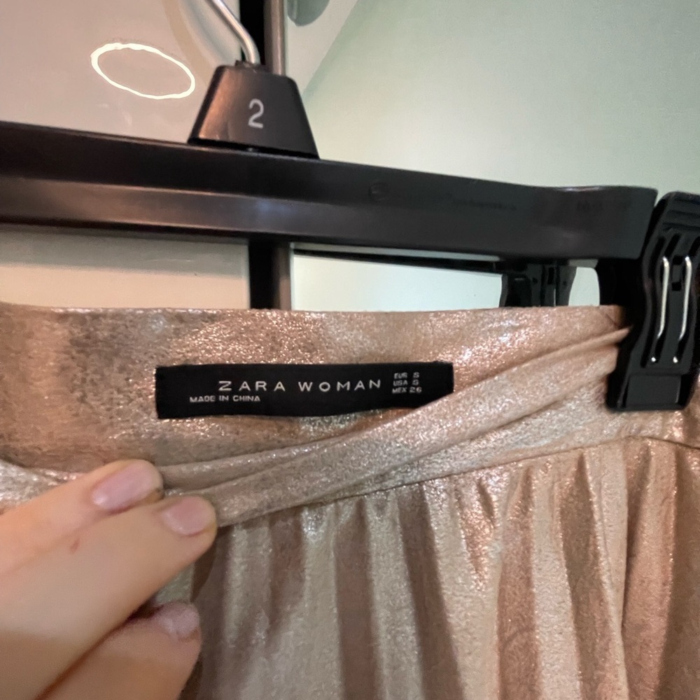 Zara Chic Shimmering A-Line Skirt - Picture 2 of 6
